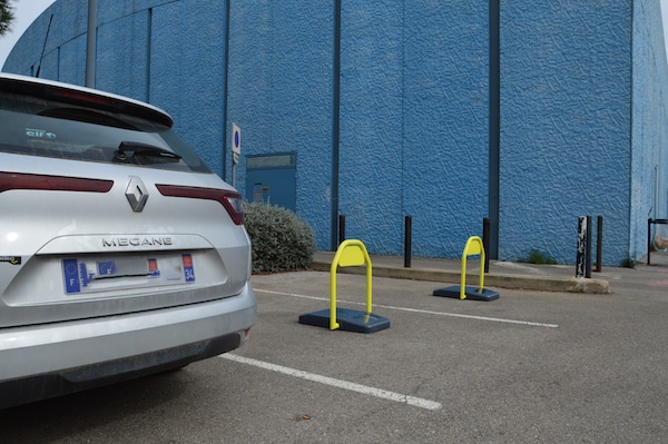 Bloc parking pratique pour verrouiller votre stationnement